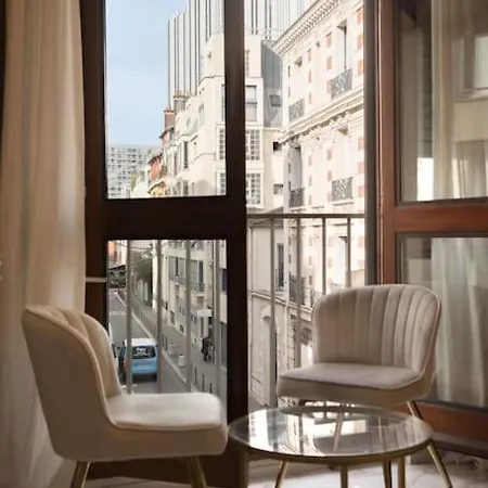 Neuf -montparnasse * Paris